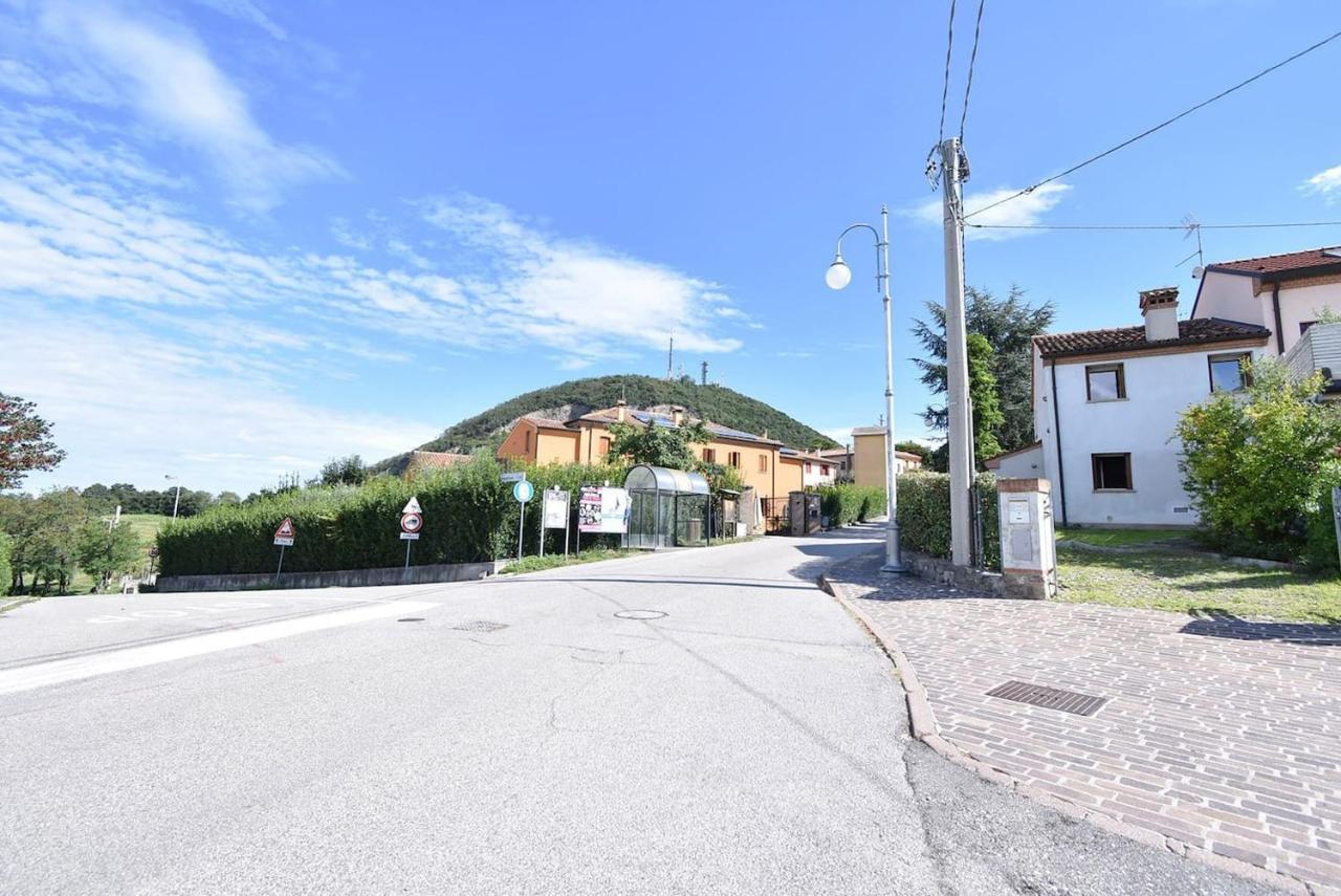 Calaone Wondeful Duplex Apartment Con Parcheggio X4 Baone Luaran gambar