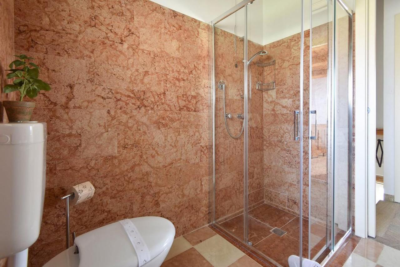Calaone Wondeful Duplex Apartment Con Parcheggio X4 Baone Luaran gambar